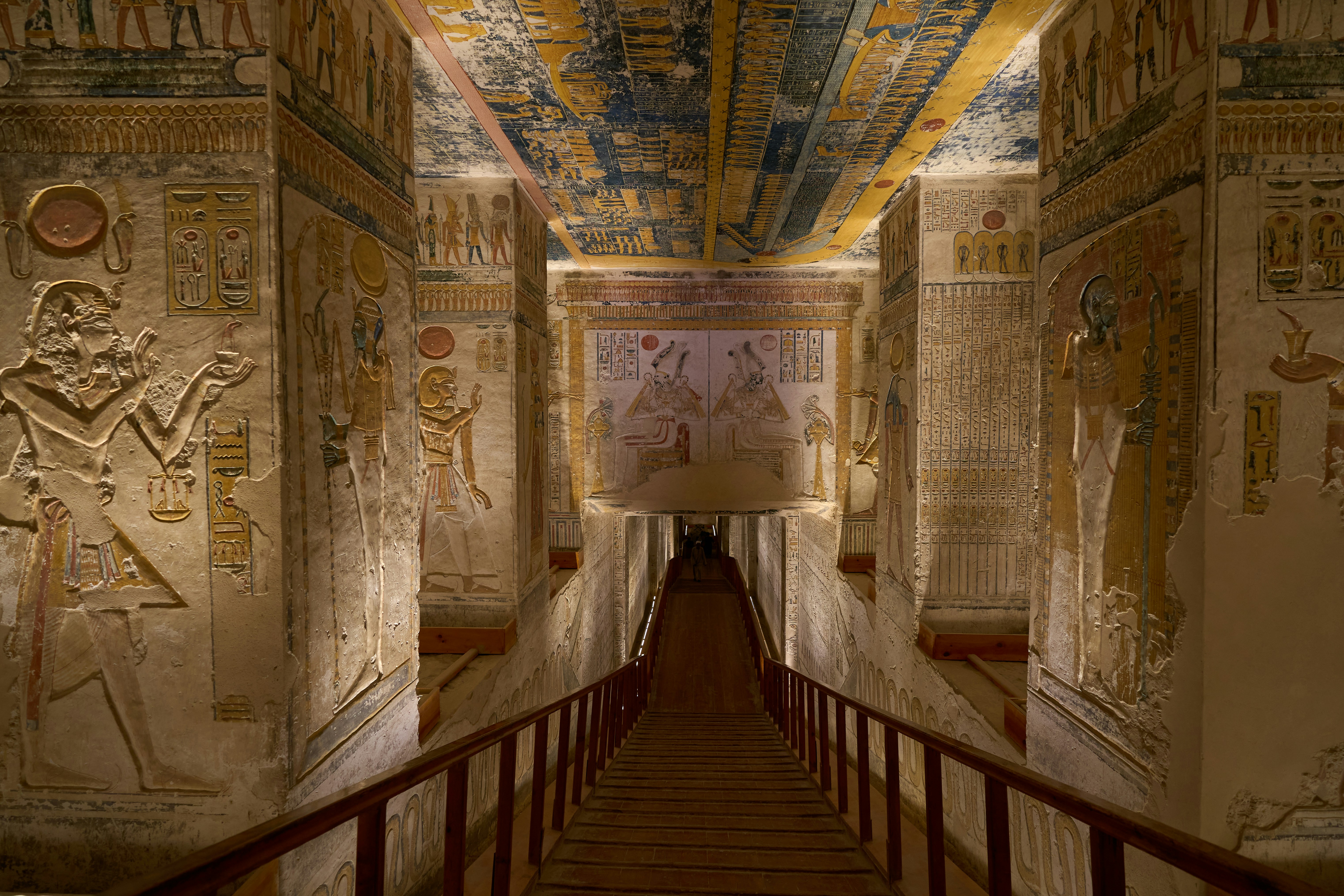Luxor West Bank: Valley of the Kings, Hatshepsut & More