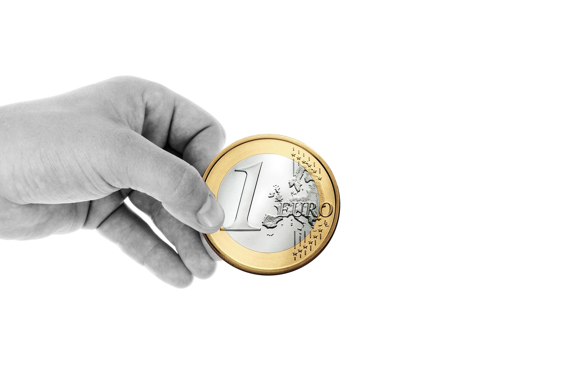 Is It Better to Exchange Currency Before Coming to Egypt?