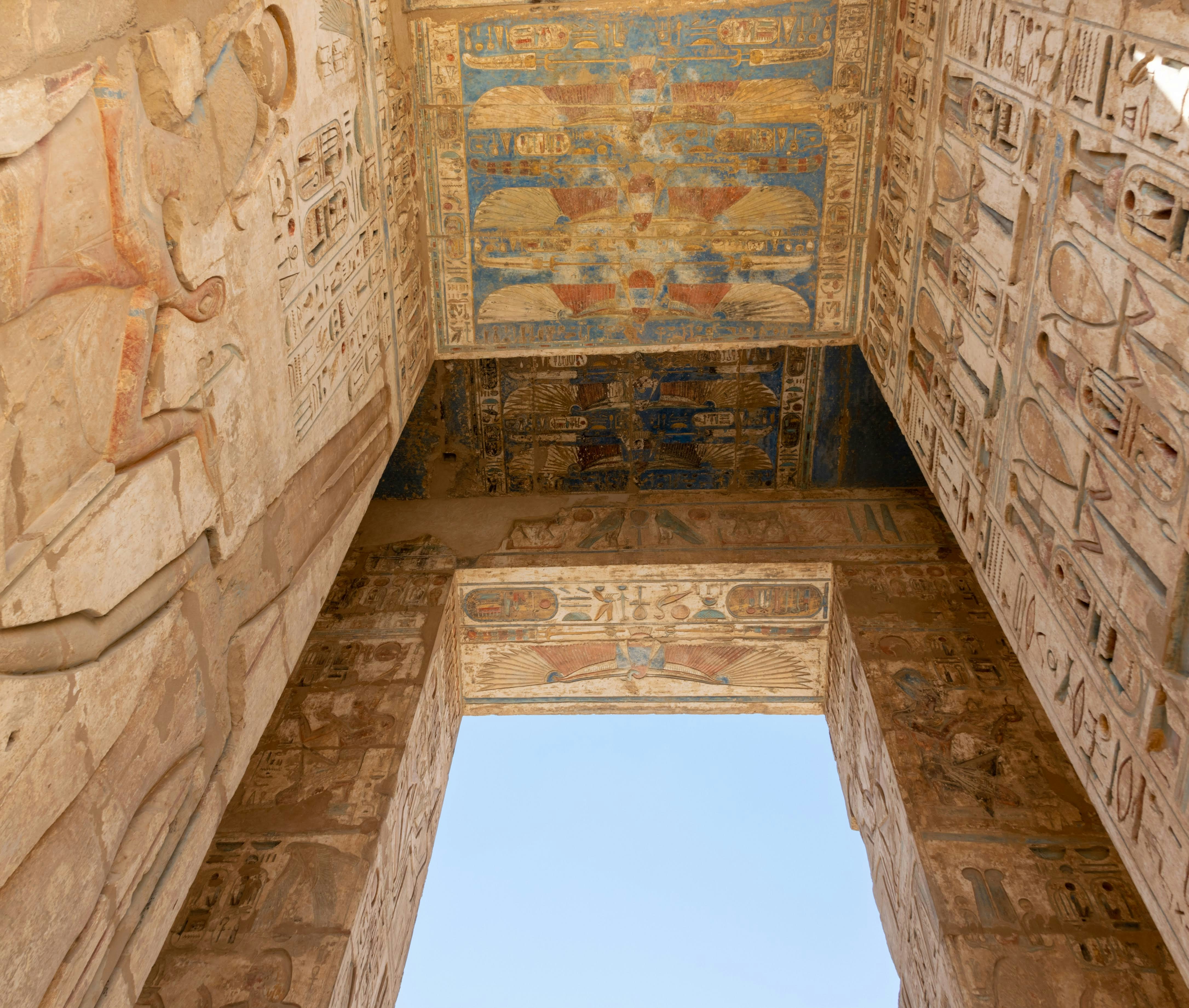 Daily trips Valley of the Queens, Deir El-Medina & Habu